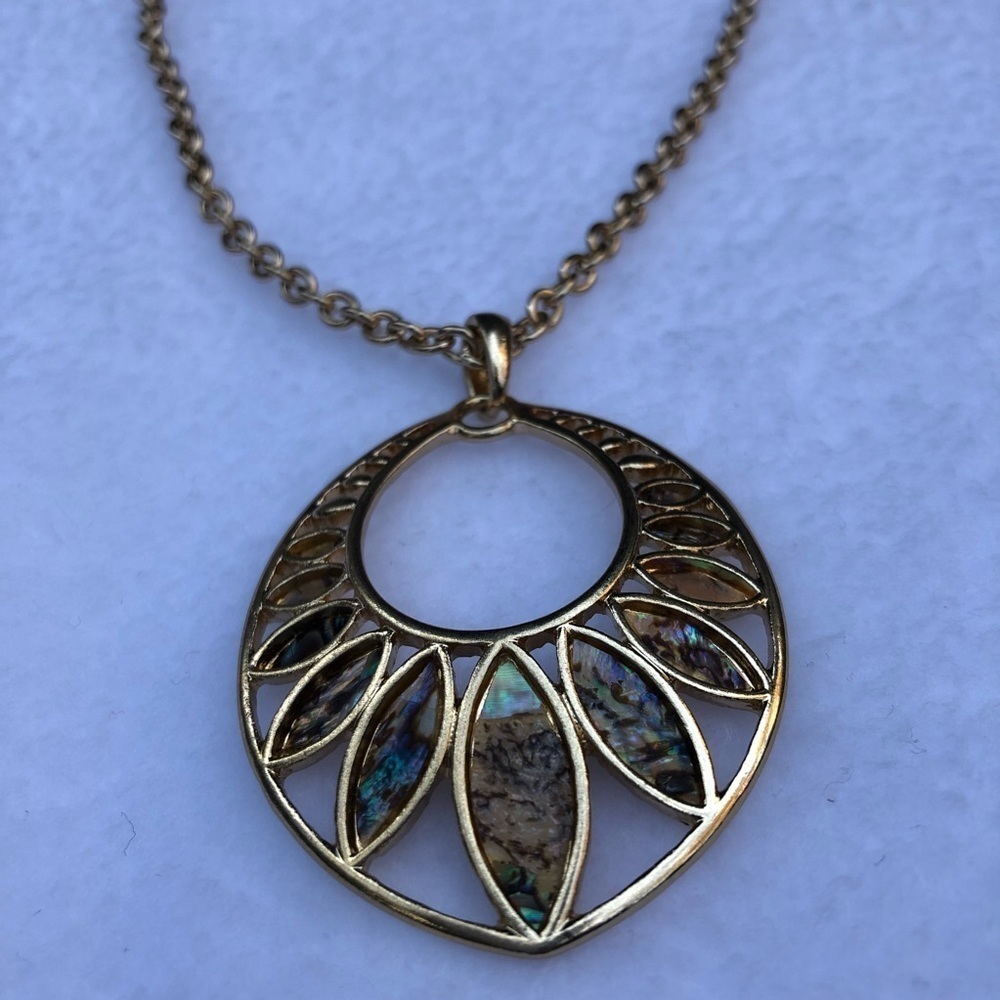 NWOT | Colorful Hollow Retro Pendant & Necklace - Picture 2 of 7